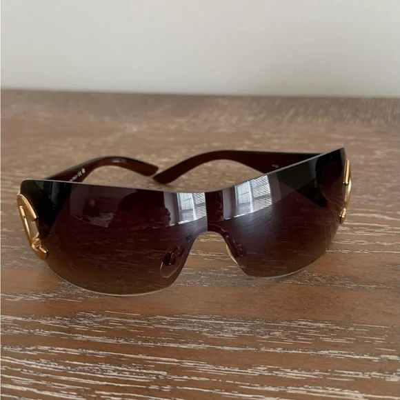 CHANEL Black Frame Brown Gradient CC Logo Rimless Sunglasses - Picture 3 of 11